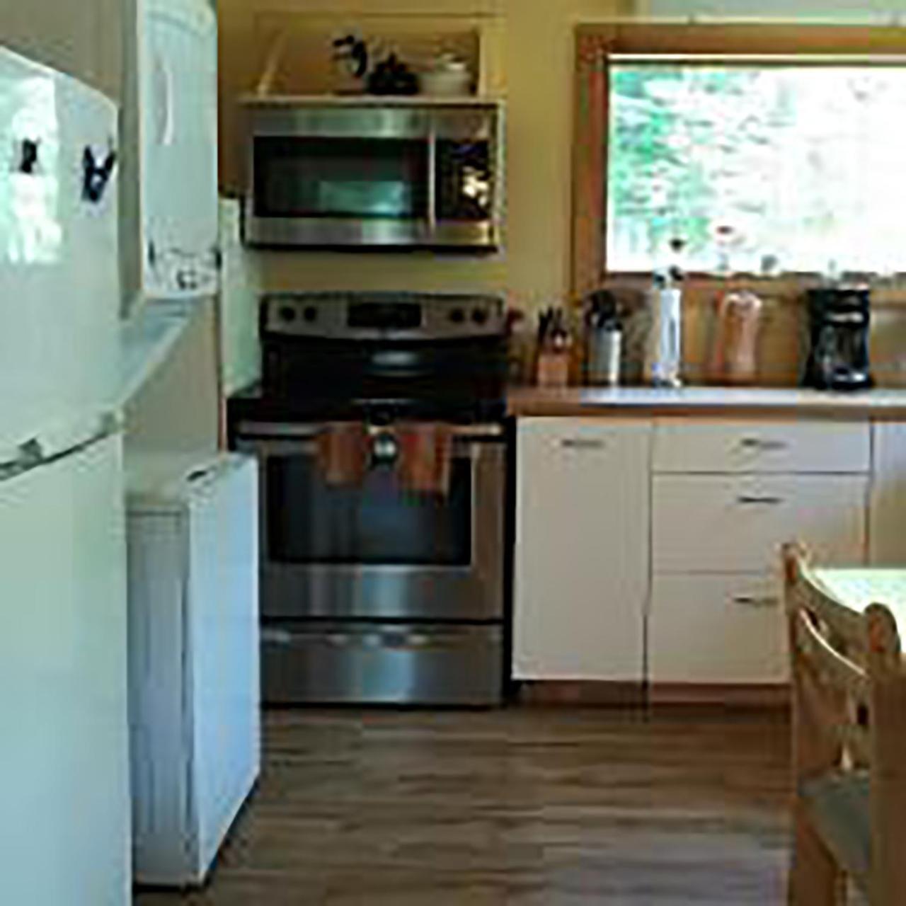 Wedgwood Manor And Glamping Retreat Hotel Crawford Bay Exterior foto