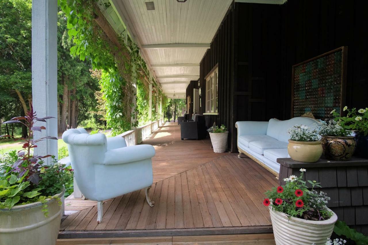 Wedgwood Manor And Glamping Retreat Hotel Crawford Bay Exterior foto