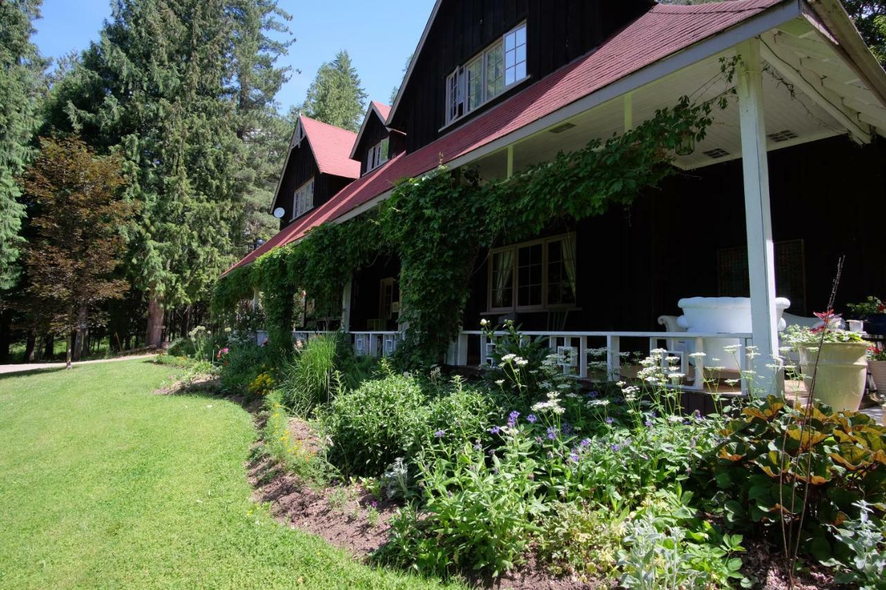 Wedgwood Manor And Glamping Retreat Hotel Crawford Bay Exterior foto